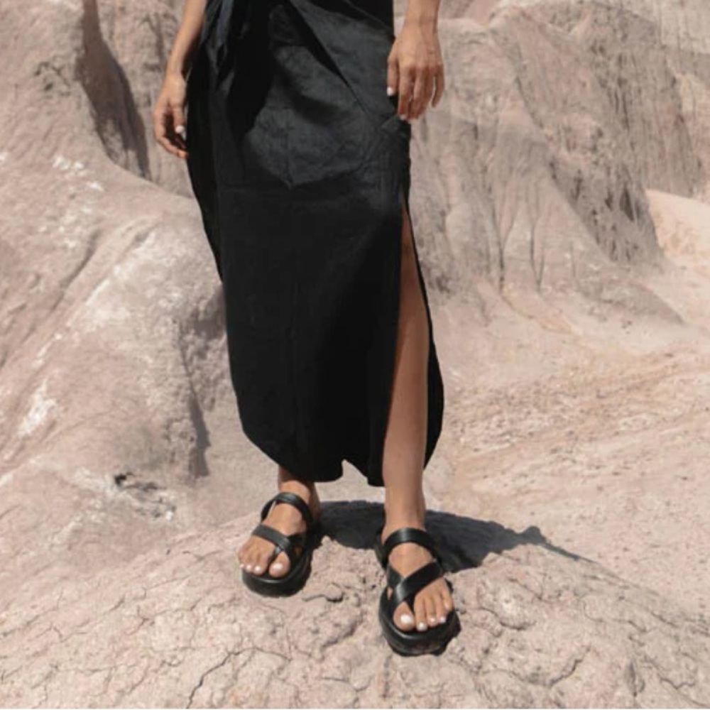 Black Sandal